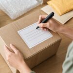 Comment mettre l'adresse sur un colis : la méthode claire qui évite les retours